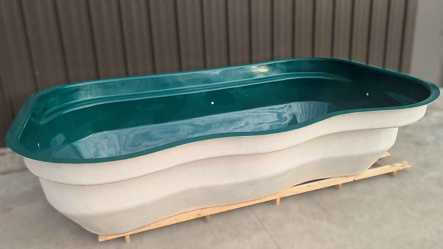 Niigata Fibreglass Pond | 4950L | 1100 gallons